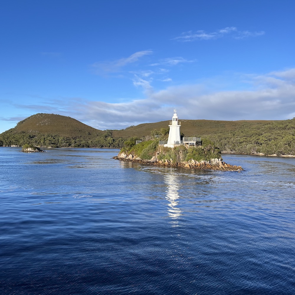 day trip from melbourne to tasmania